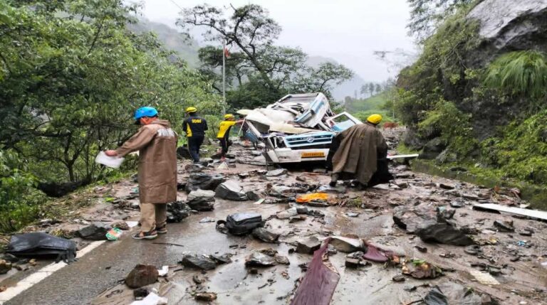 Uttarakhand-News-Death-rained-again-from-the-mountain